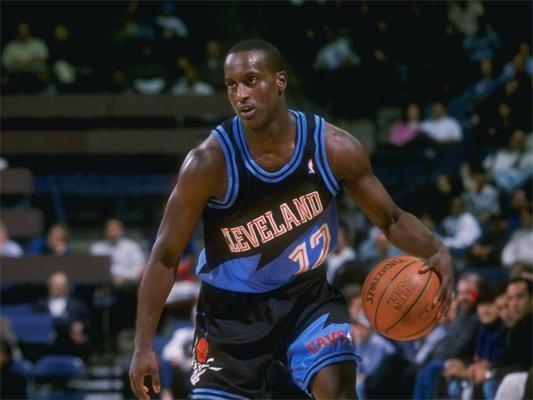 中脱颖而出 中脱颖而出