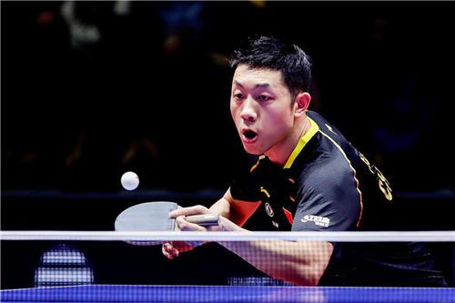 与混合人盯 与混合人盯